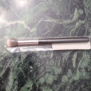 Soft focus shadow brush